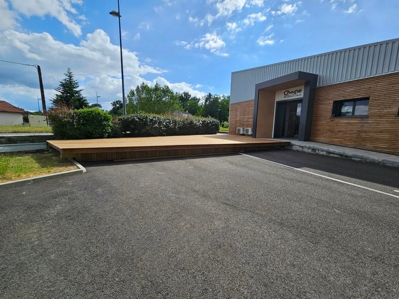 Terrasse pin réalisée à Yzosse (40) - GM Charpentes